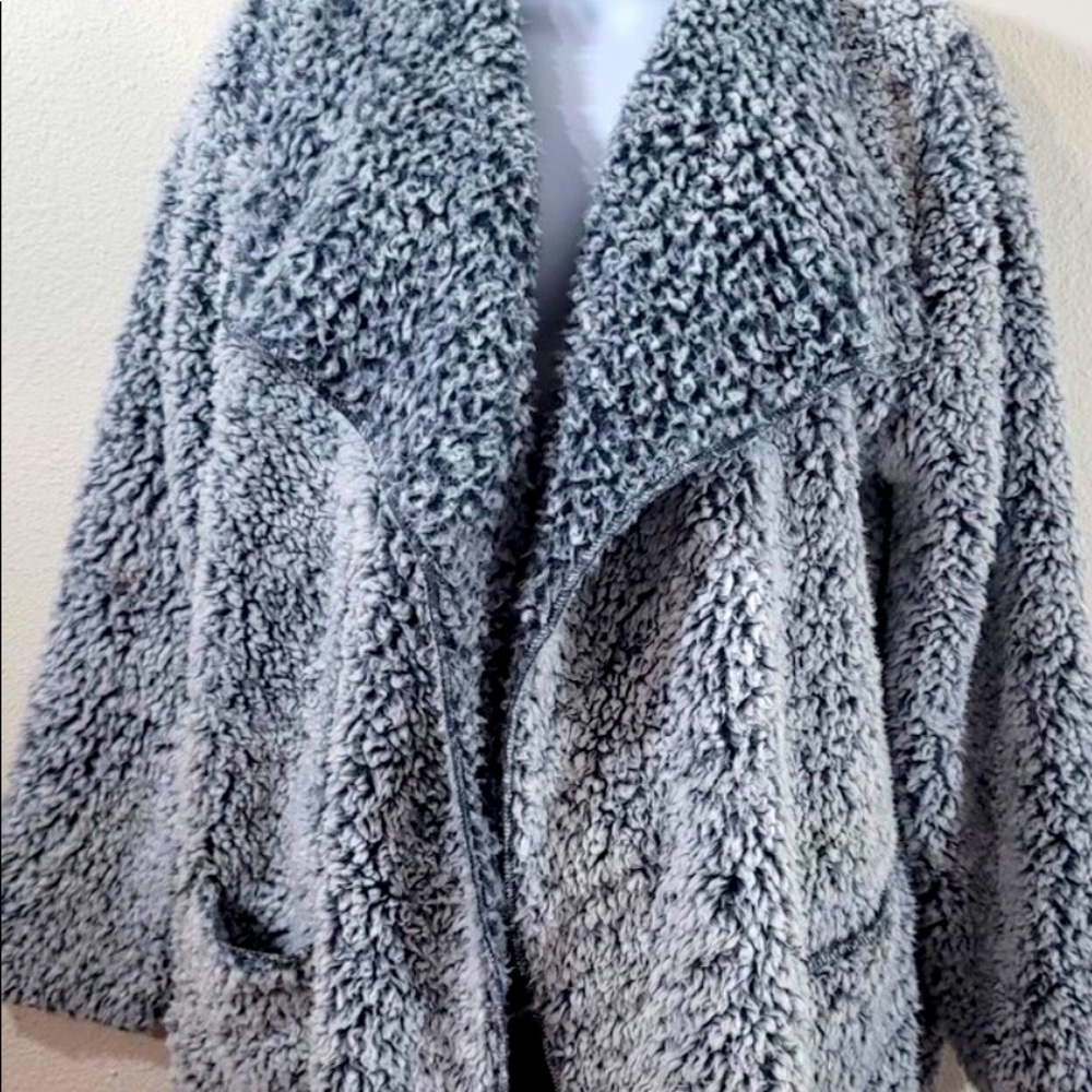Soft Billowy Open Front Sherpa Cardigan Fuzzy Warm Sweater Loungewear Small